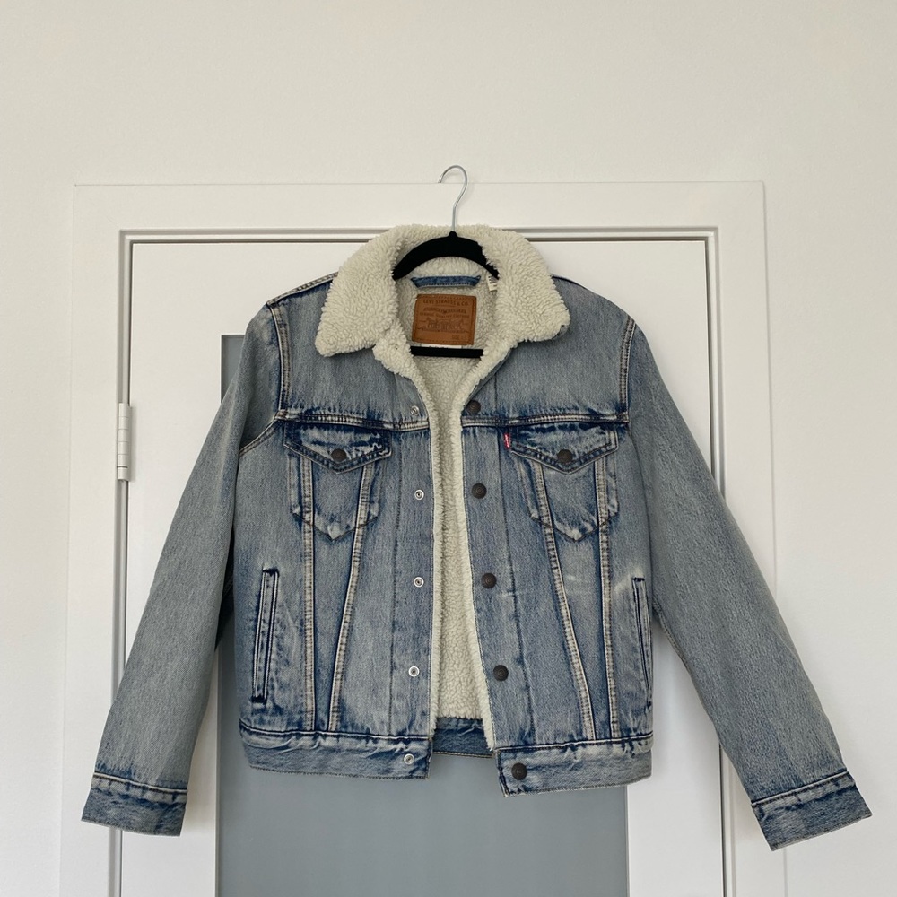 Levi’s Sherpa Trucker Jacket - Men’s size XS